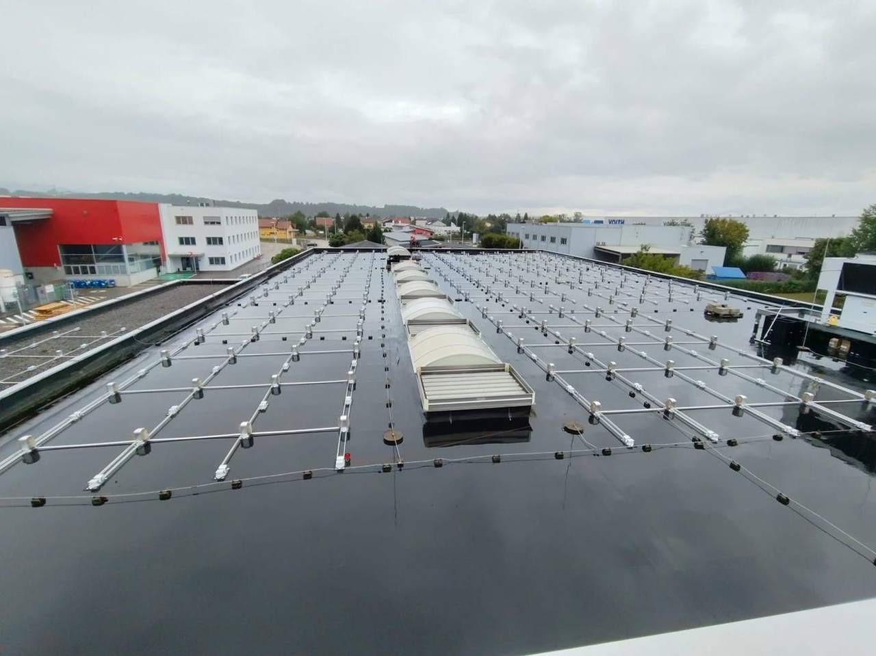 Photovoltaik-Montage in Graz und der Steiermark: Unterkonstruktion auf dem Dach
